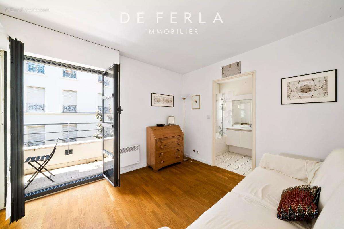 Appartement à PARIS-14E