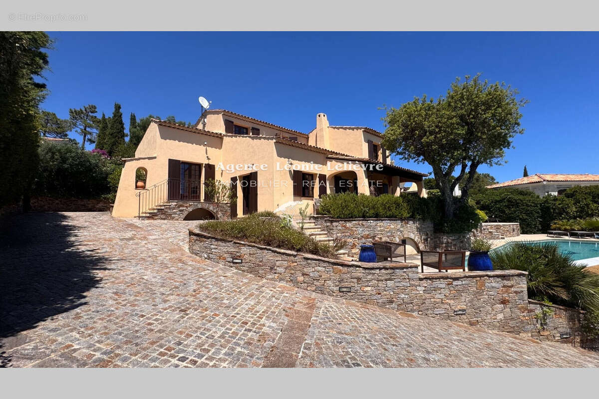 Maison à LES ISSAMBRES