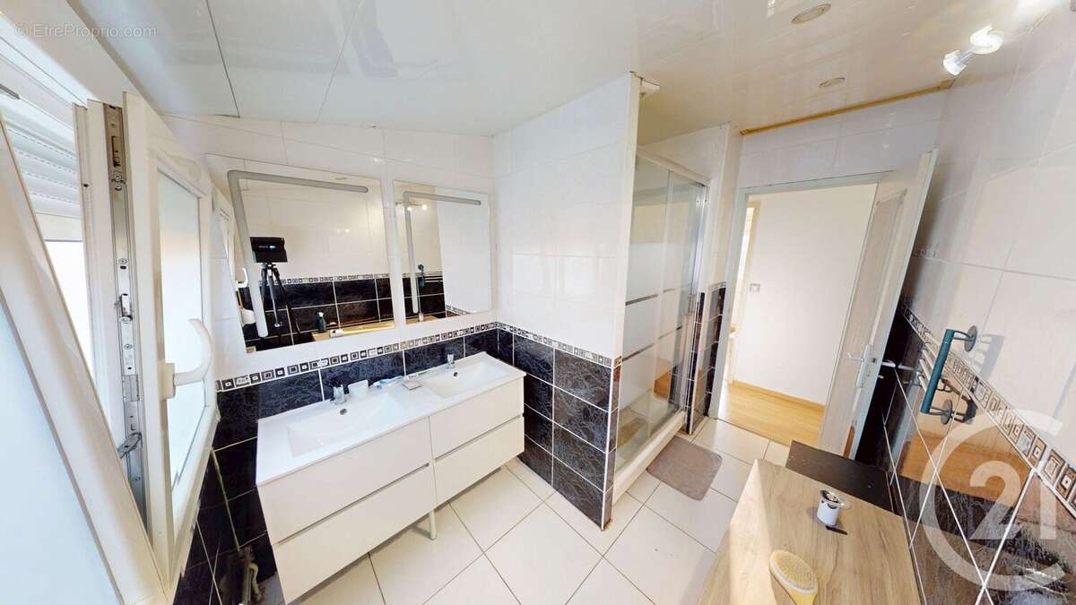 Maison à SAINT-QUENTIN