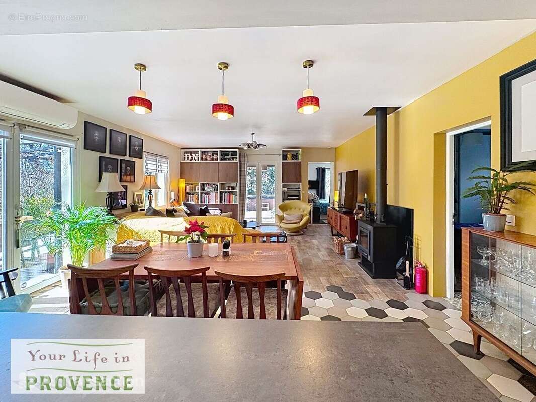 Maison 109 m² à Entrecasteaux  - photo 8