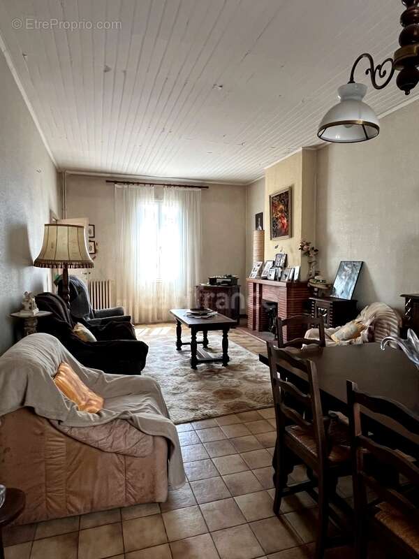 Maison de ville à rénover, plain-pied, 4 pièces avec studio attenant et dépendance, à 5 mn du centre de CONDOM (32) - photo 8
