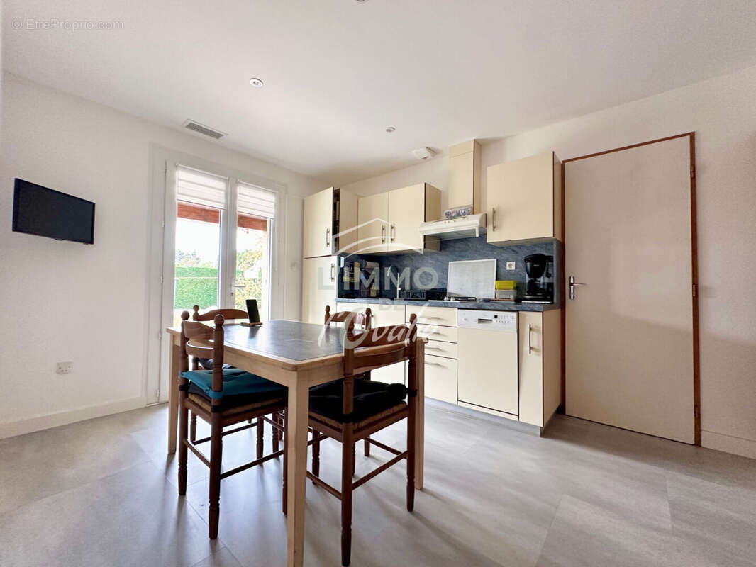 Maison à BRUGUIERES