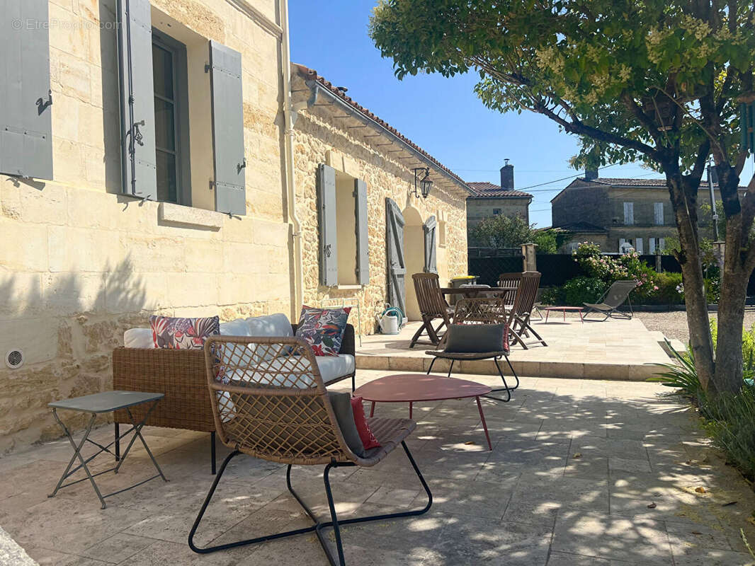 Maison à SAINT-EMILION