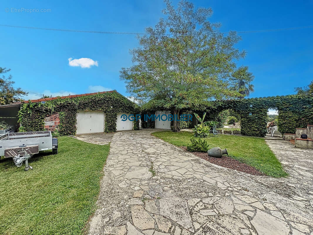 Maison à SAINT-SULPICE