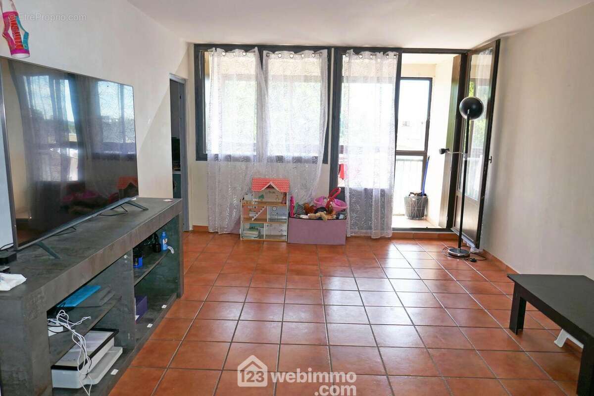 Appartement 73 m² à Arles  - photo 4