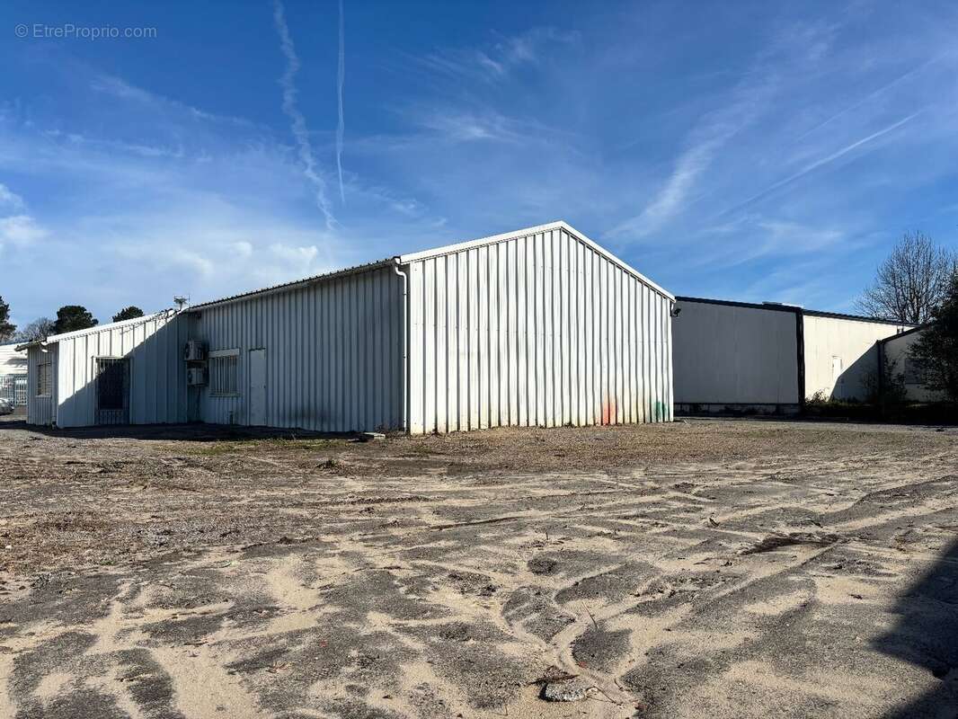 Commerce à ANGRESSE