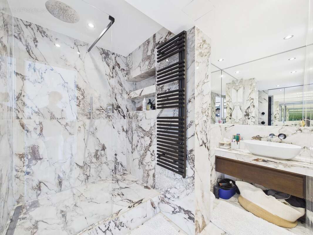 Appartement à PARIS-19E
