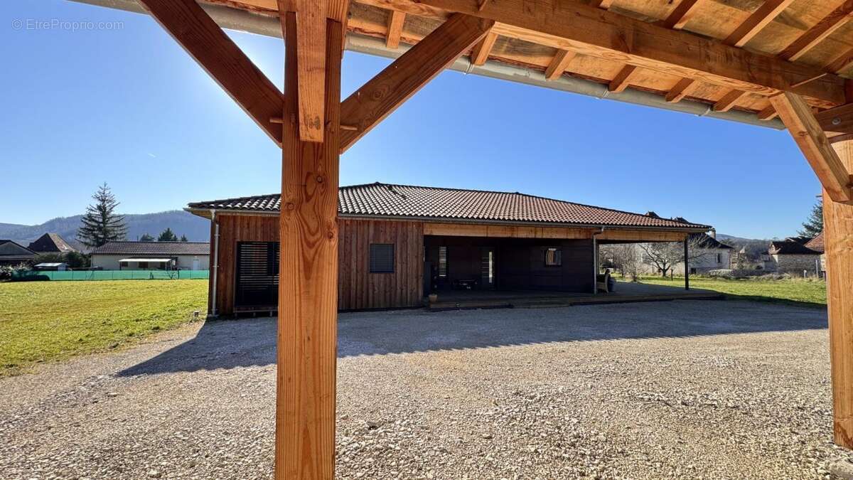 Maison à TOUR-DE-FAURE