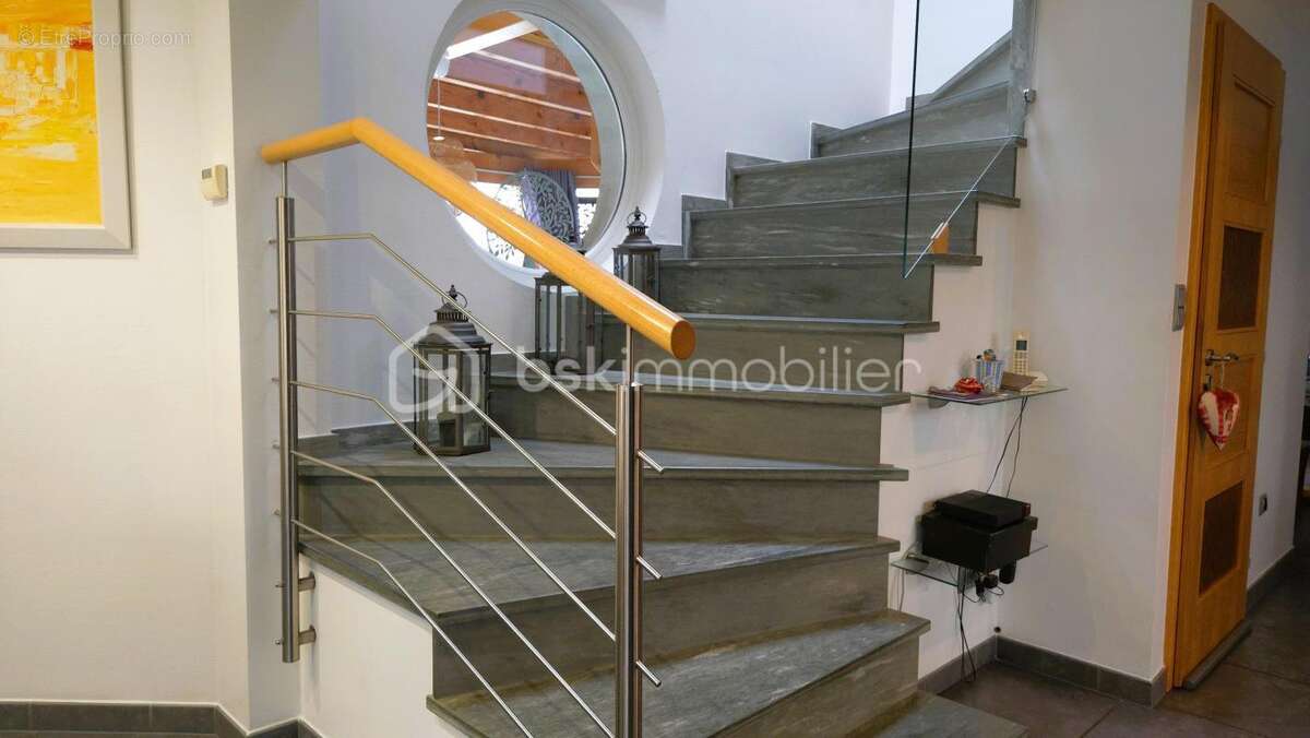 Rare à Fislis ! Maison familiale 154 m² avec piscine et grands espaces - photo 13