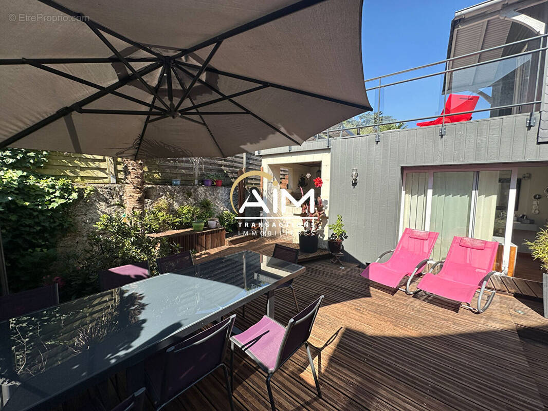 Maison à SAINT-ANTOINE-DU-ROCHER