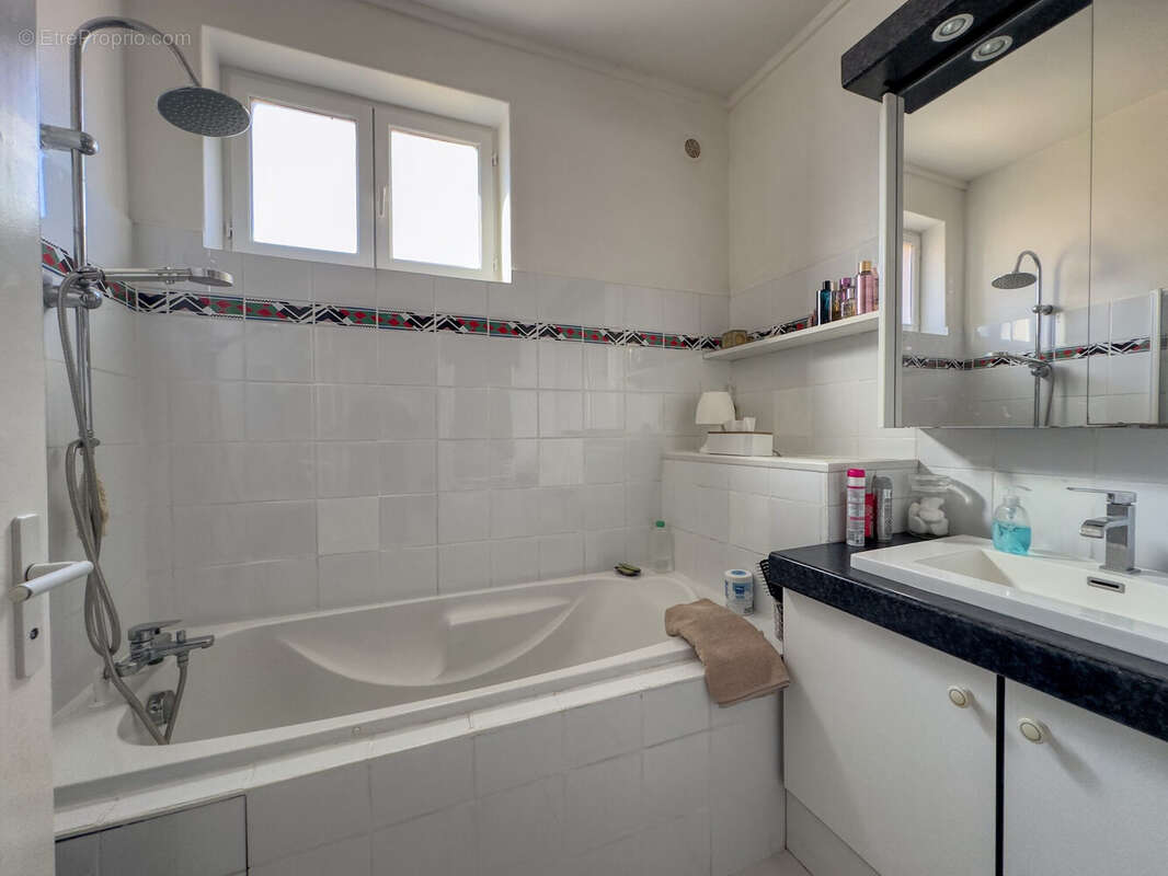 Appartement 83 m² à Albigny-Sur-Saone  - photo 7