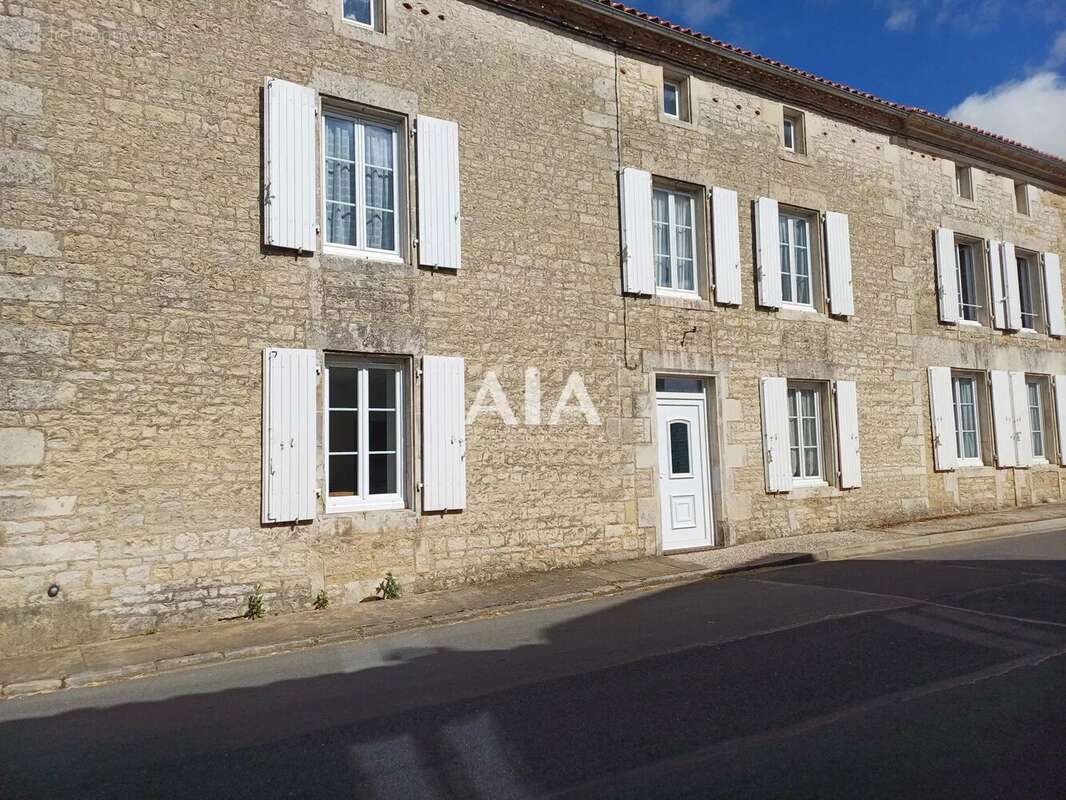 Maison à RUFFEC