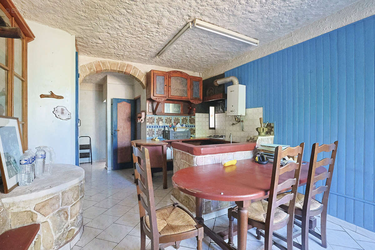 Maison à SOLLIES-TOUCAS