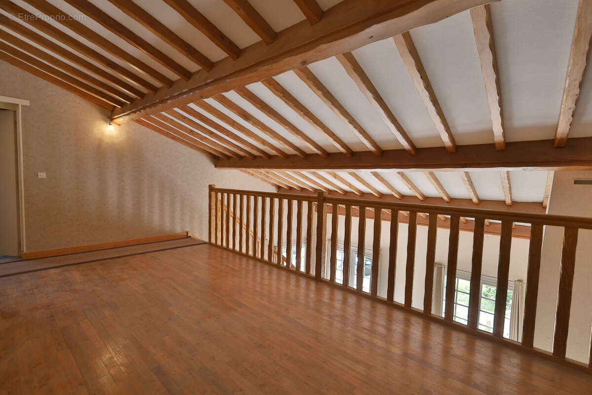 Maison de Type 4 - 149 m2 habitables - Terrain 12950m2 - photo 12