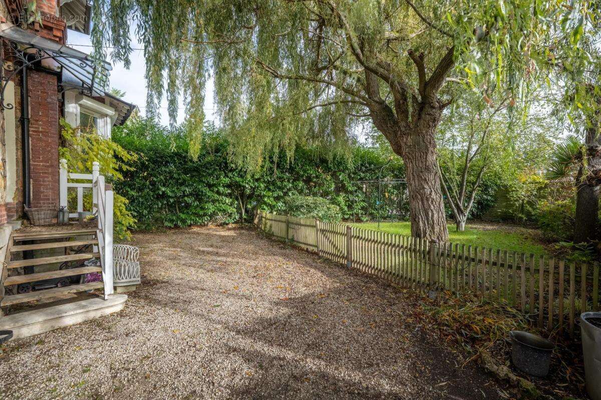 Maison à SAINT-LEU-LA-FORET