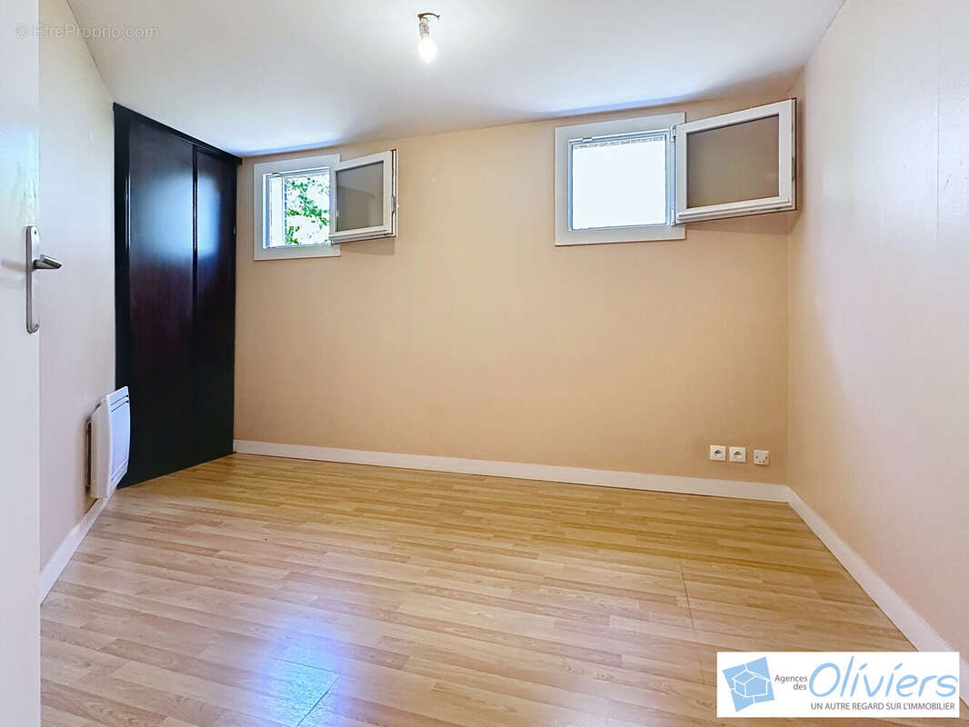 Maison à VOISINS-LE-BRETONNEUX