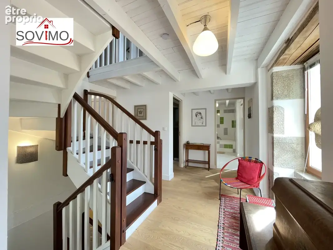 En campagne, belle maison charentaise indépendante en pierre, entièrement restaurée, sur 4800 m2 de terrain - photo 2