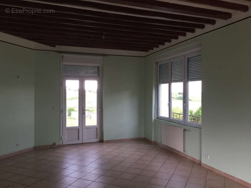 Maison à MONTDAUPHIN