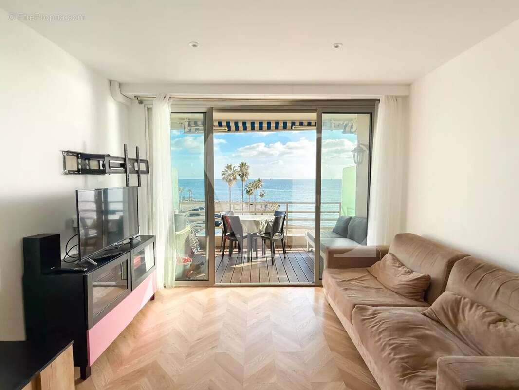 Appartement à VALLAURIS