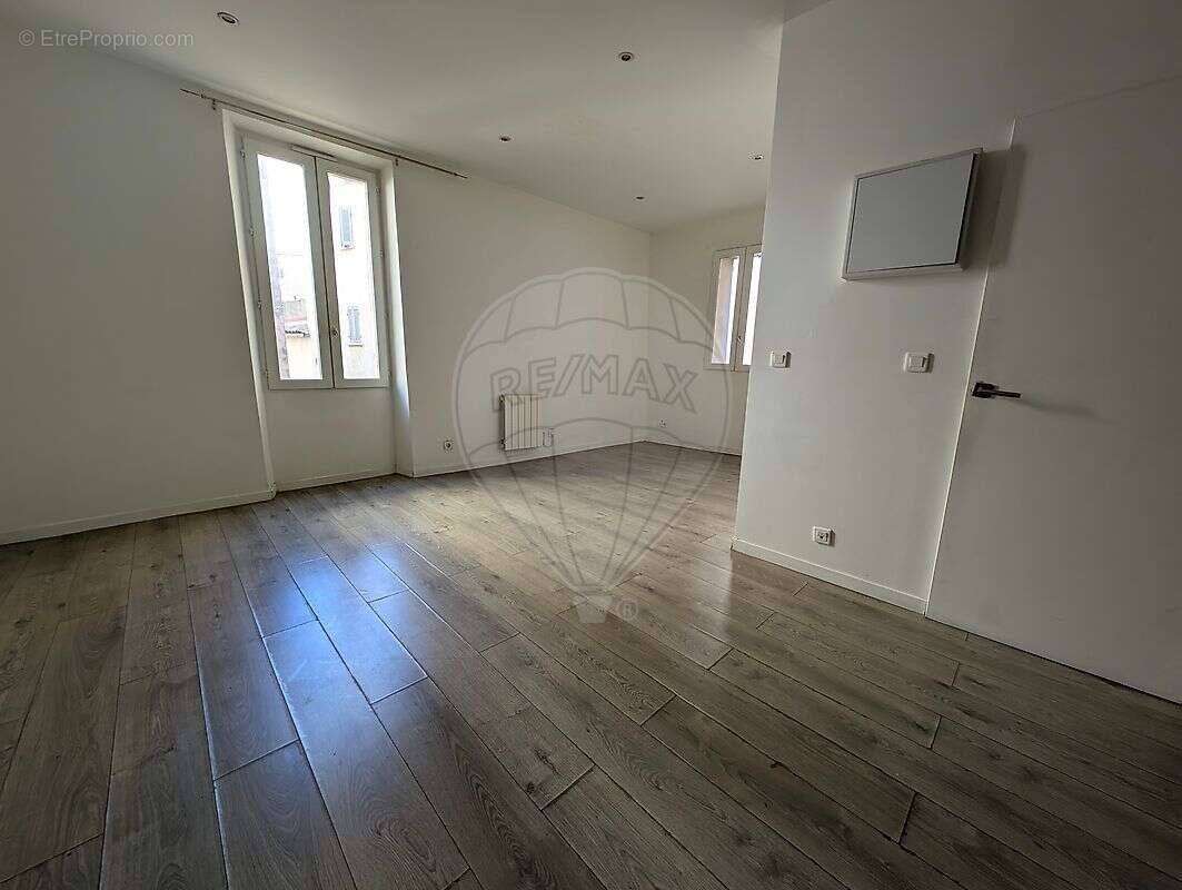 Appartement à MARSEILLE-2E