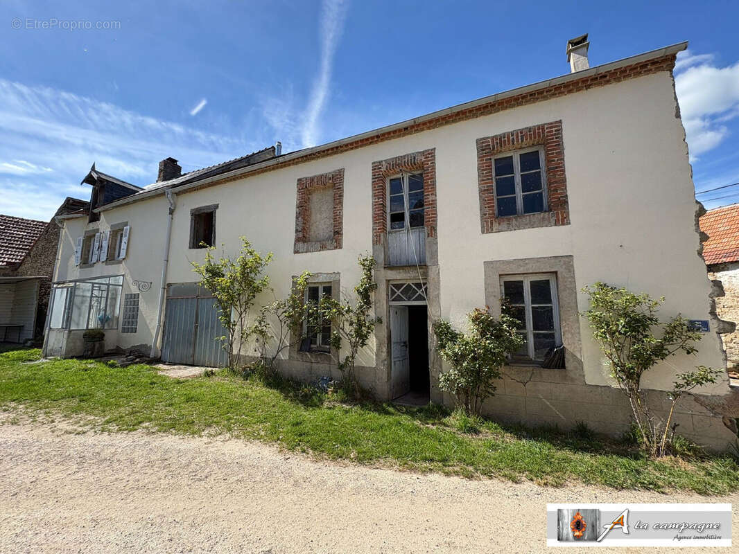 Maison à ROUGNAT