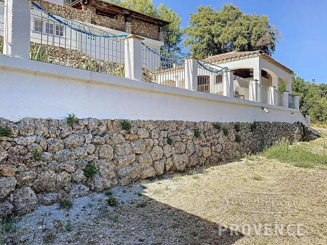 Maison à SAINT-ANTONIN-DU-VAR