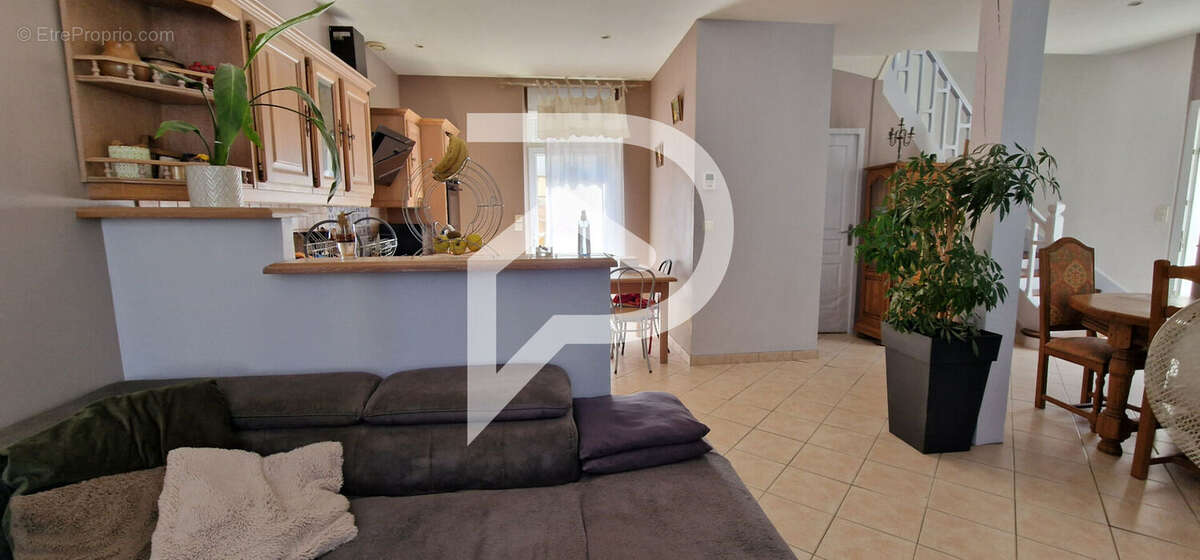 Maison de Ville avec garage et piscine à PÉRIGUEUX - photo 6