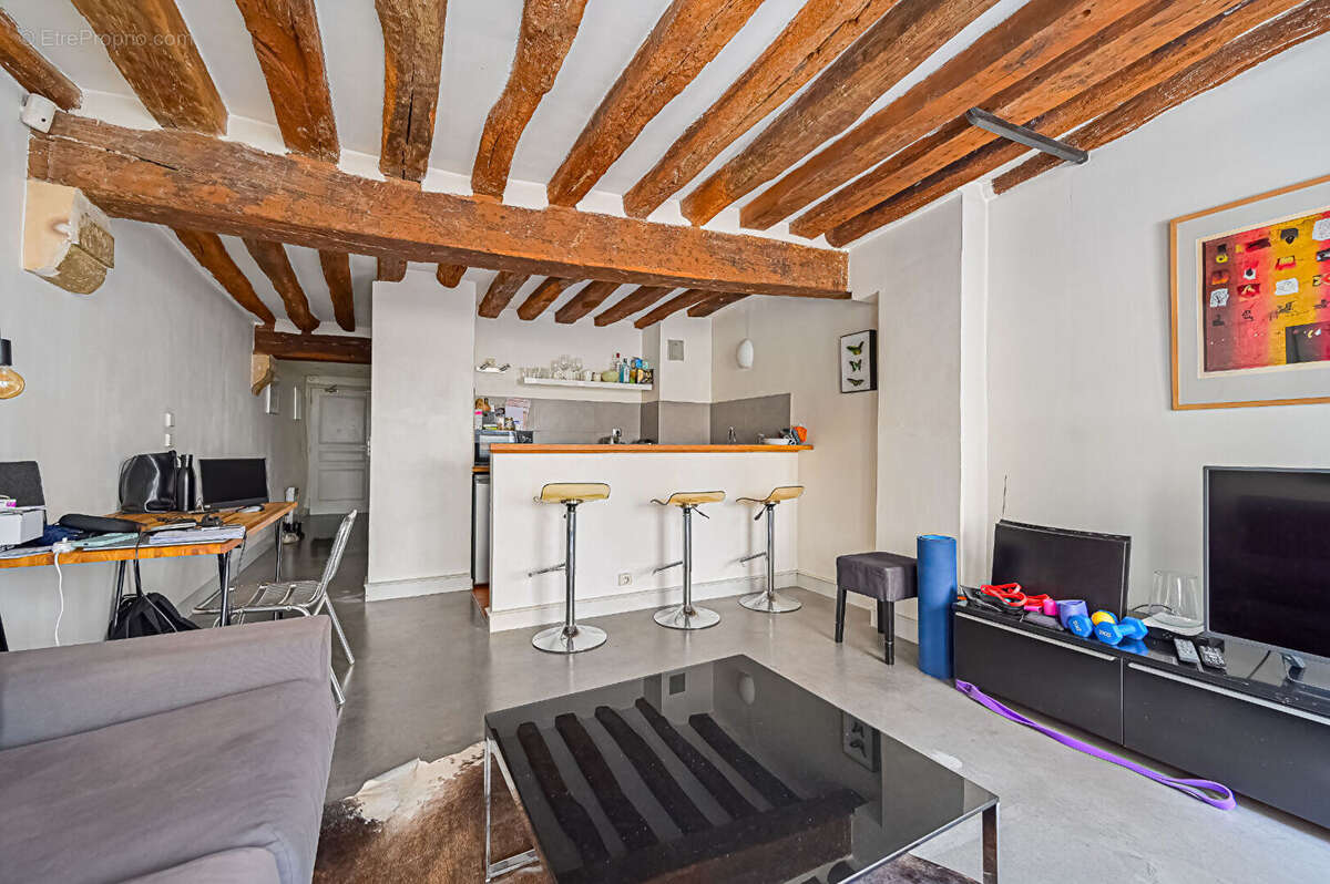 Appartement à PARIS-3E