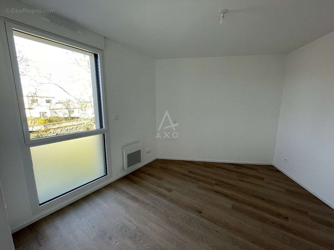 Appartement à LES LANDES-GENUSSON