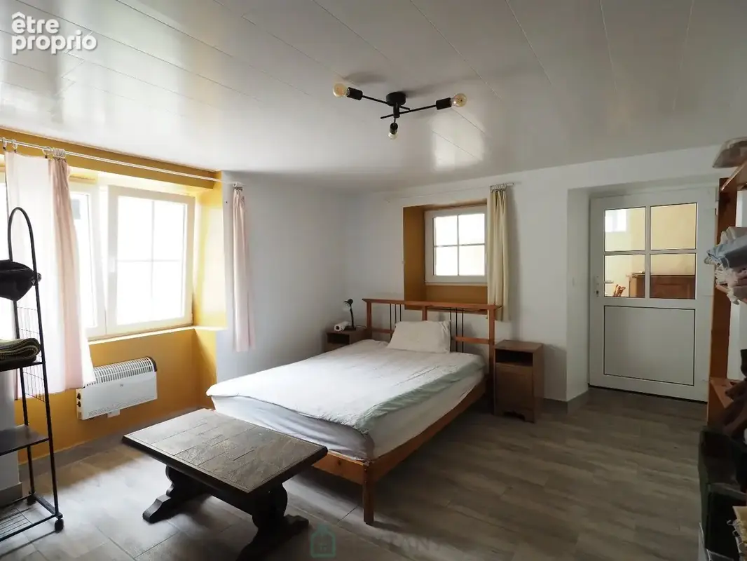 Remungol - Immeuble 157 m² + 50 m² complémentaires avec petit espace jardin intérieur - photo 7