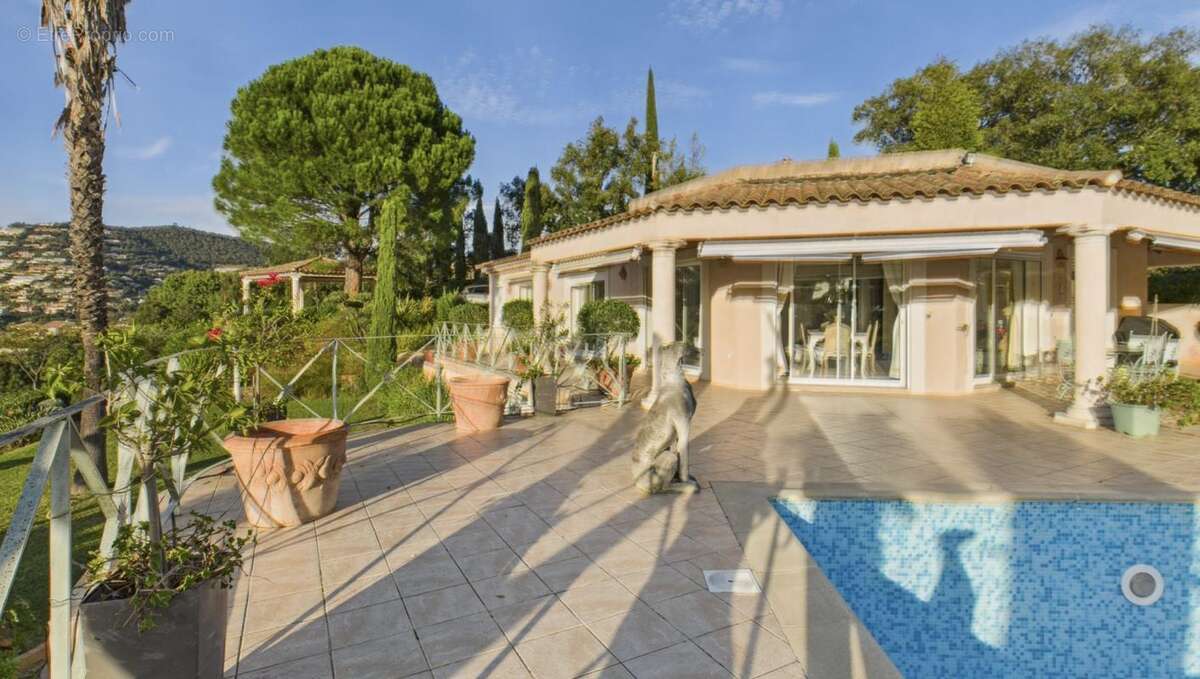 Appartement à LA LONDE-LES-MAURES