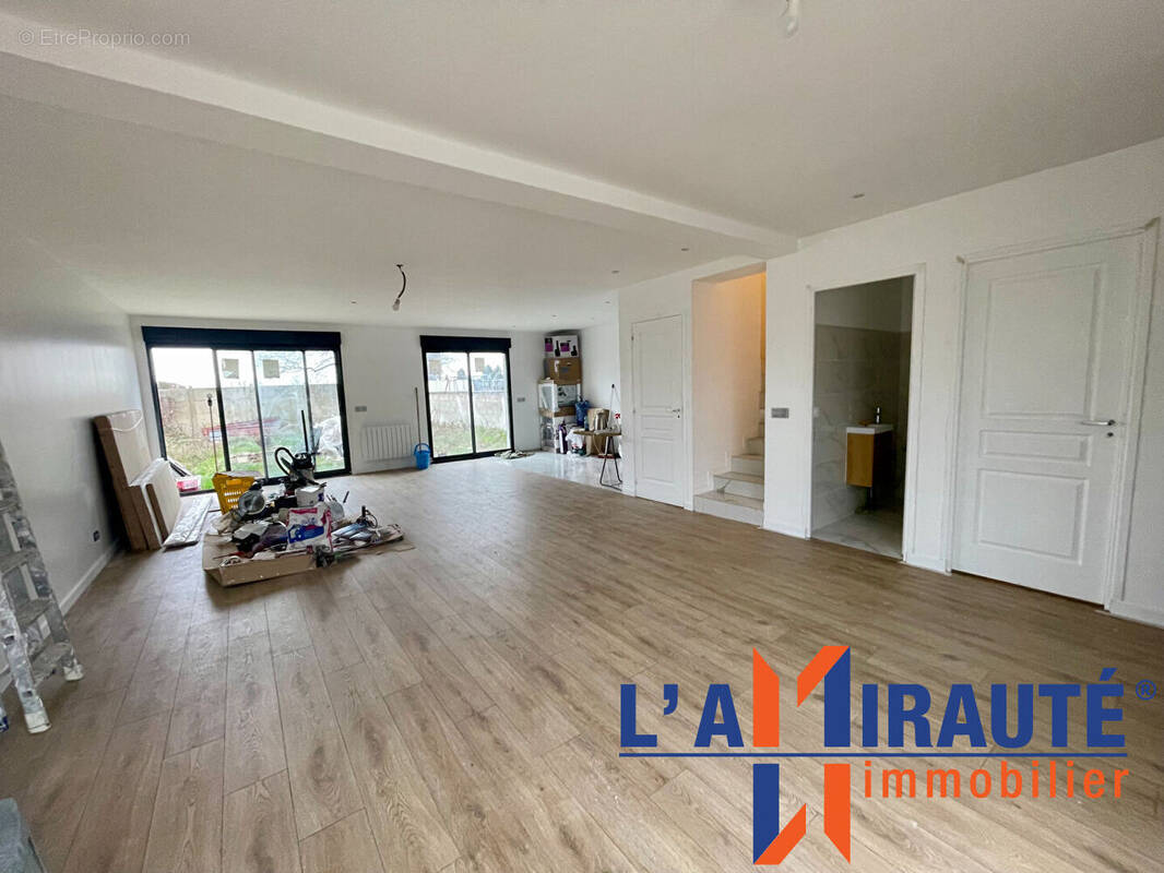 Maison à SARTROUVILLE