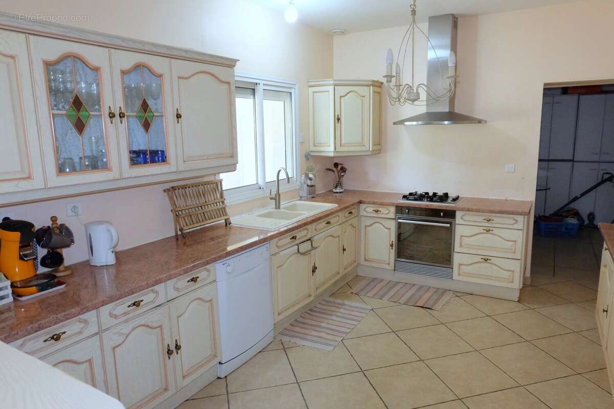 Village Bord de riviere  - Maison plein pied familial avec quatre chambres - photo 2