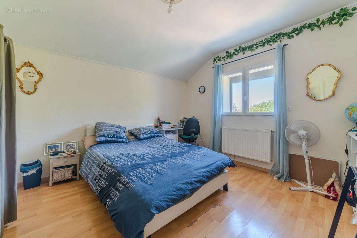 69400 - ARNAS - Maison familiale de 133 m² avec terrain - photo 7