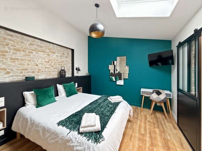 Maison à SAINT-SAUVEUR-D'AUNIS