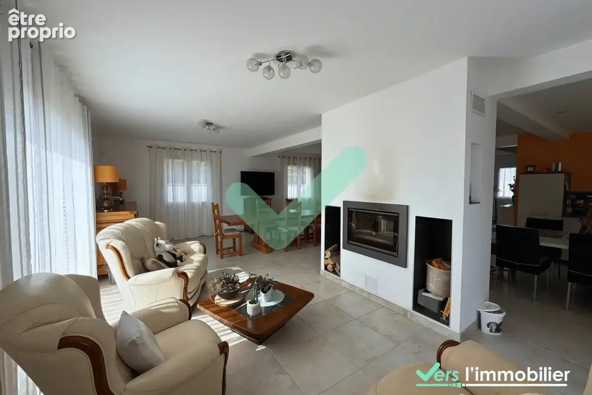 Belle maison contemporaine de 194 m2 de 2015 avec 4 chambres, sous sol et garages - photo 6