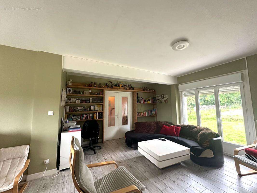 Maison à VICQ-SUR-NAHON