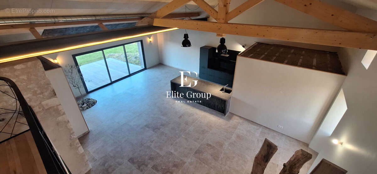 Maison à BARBEZIEUX-SAINT-HILAIRE