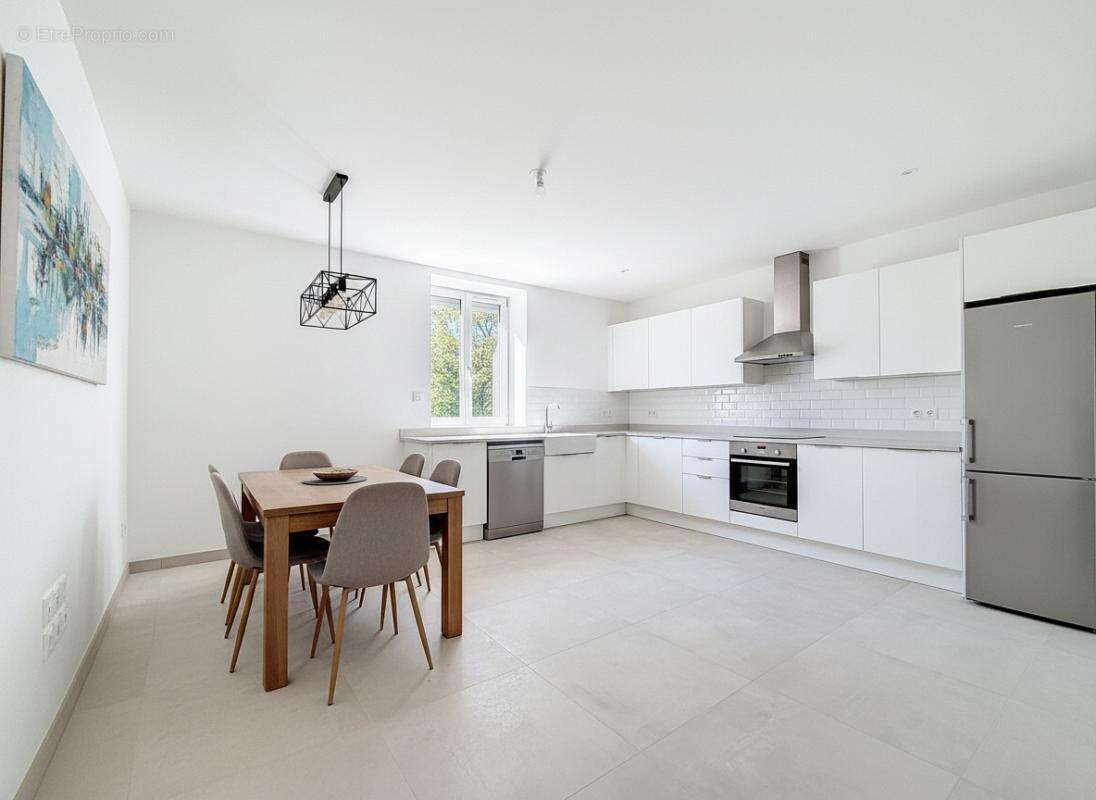 Appartement à VILLETTE-DE-VIENNE