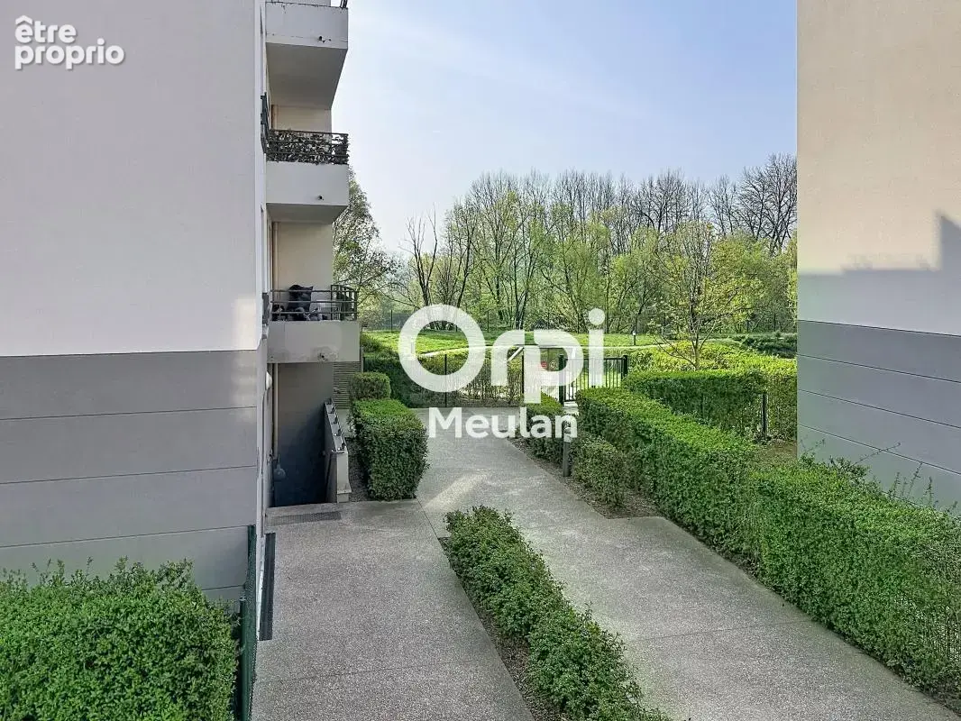 Photo Appartement à Hardricourt au prix de 229 000€
