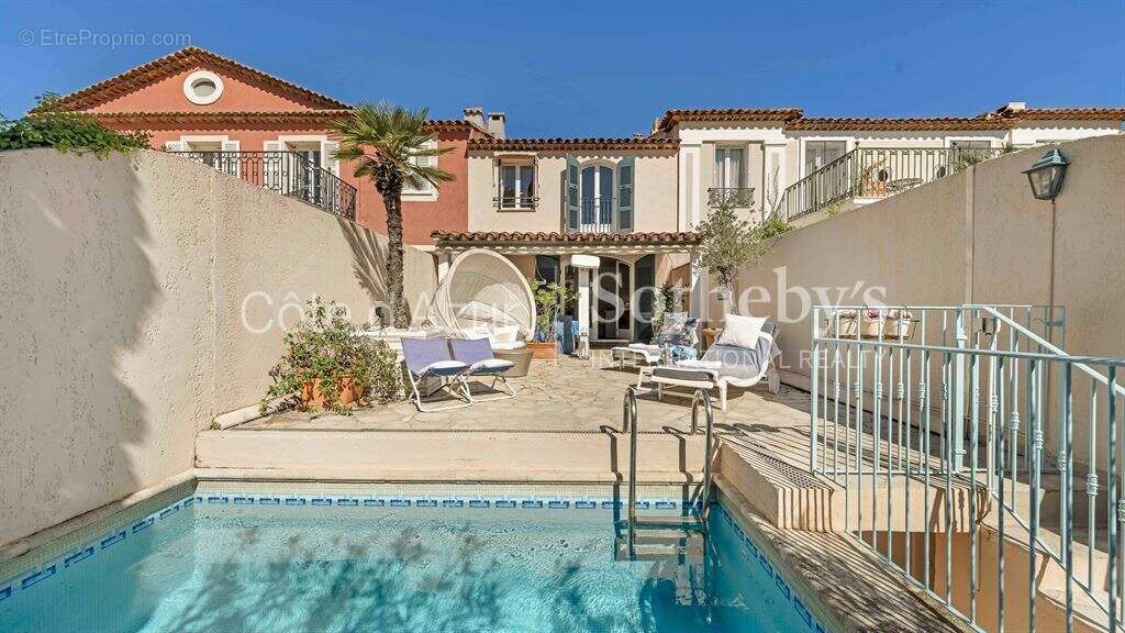 Maison avec amarrage privé à Port Grimaud – 3 chambres, piscine, Golfe de Saint-Tropez - photo 3