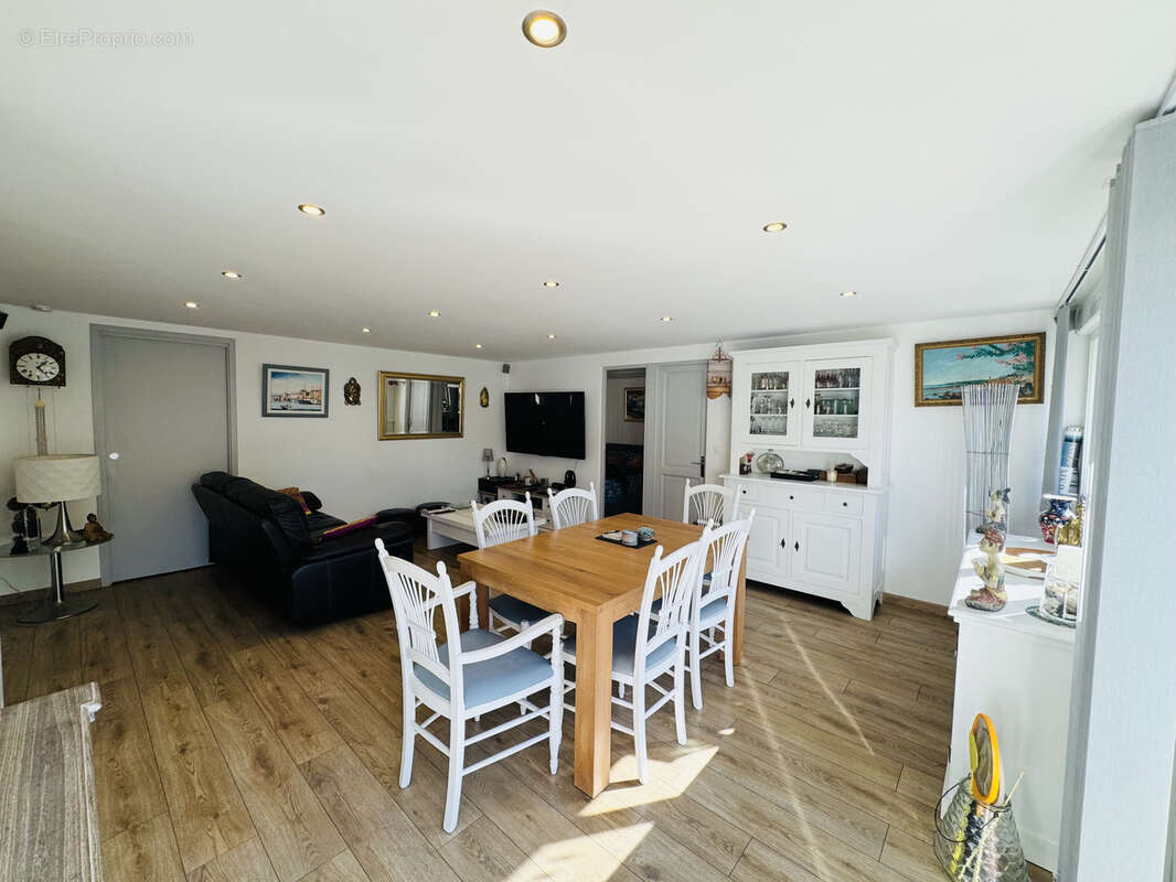 Maison à BORMES-LES-MIMOSAS