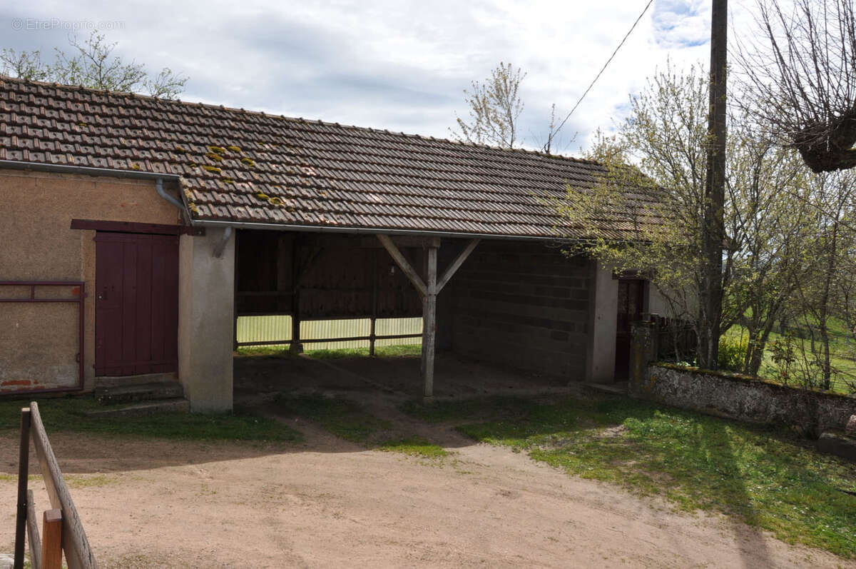 Jolie fermette à la campagne, 2 chambres, dépendances et terrain de 3090 m2 - photo 20