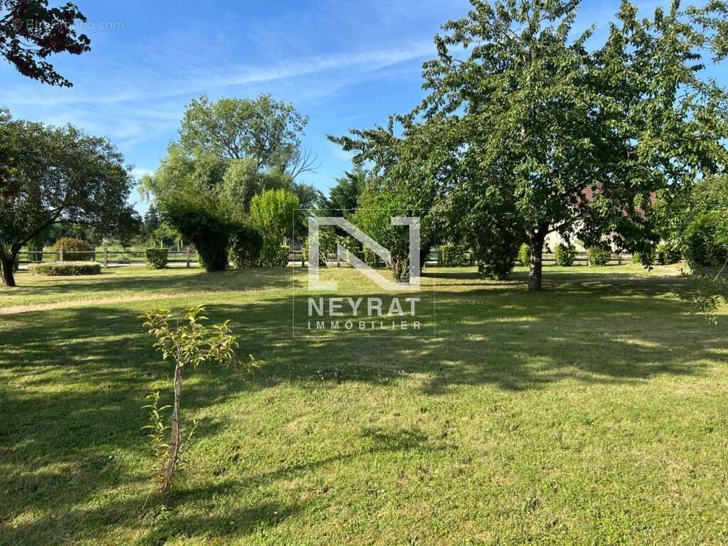 Élégante villa familiale  – Un bien d'exception au cœur de Sennecey-le-Grand - photo 2