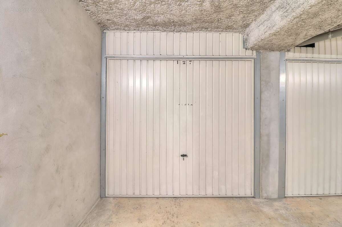 Parking à ANTIBES