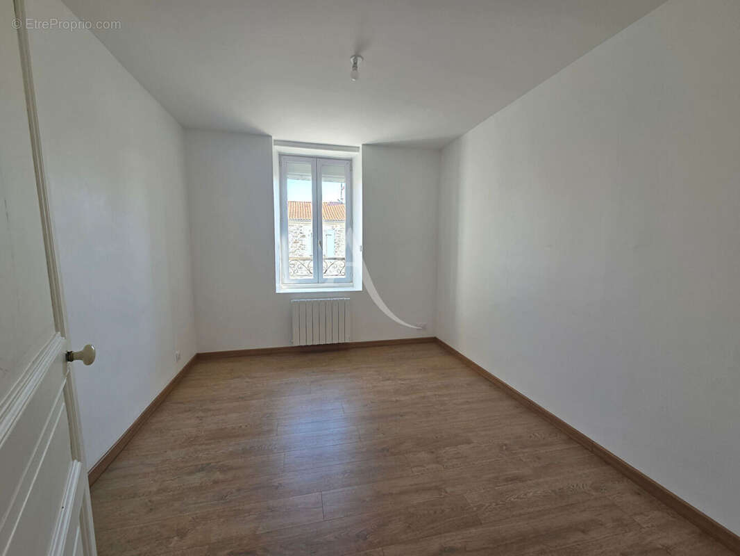 Appartement Aizenay 5 pièce(s) 96 m2 + COUR - photo 10