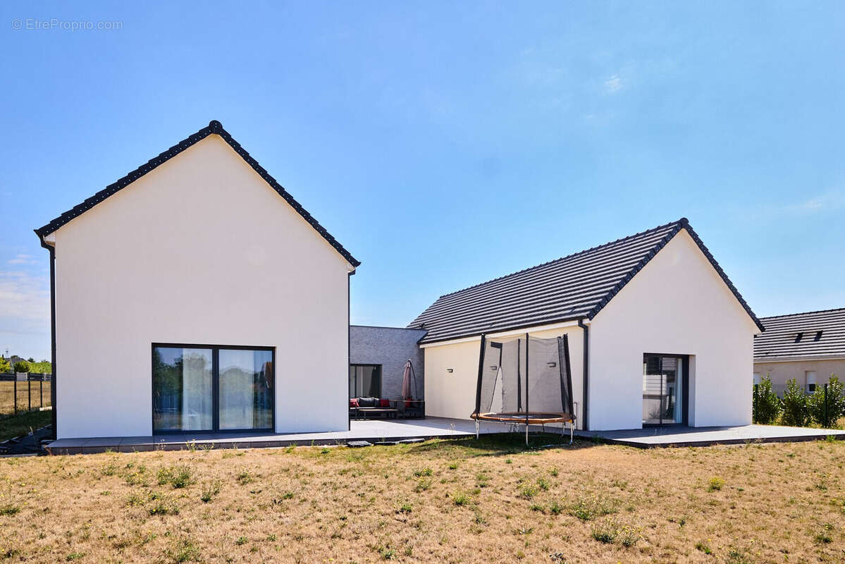 Maison 195 m² à Sainte-Maure  - photo 3