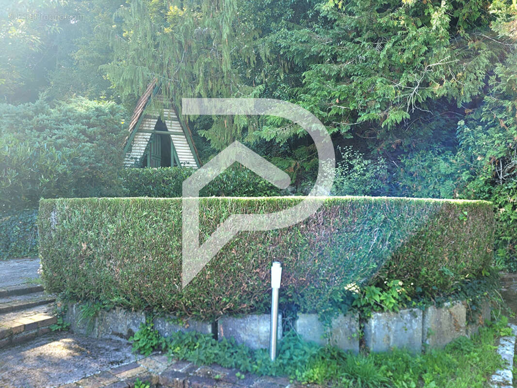 Maison à NEUILLY-SUR-SUIZE