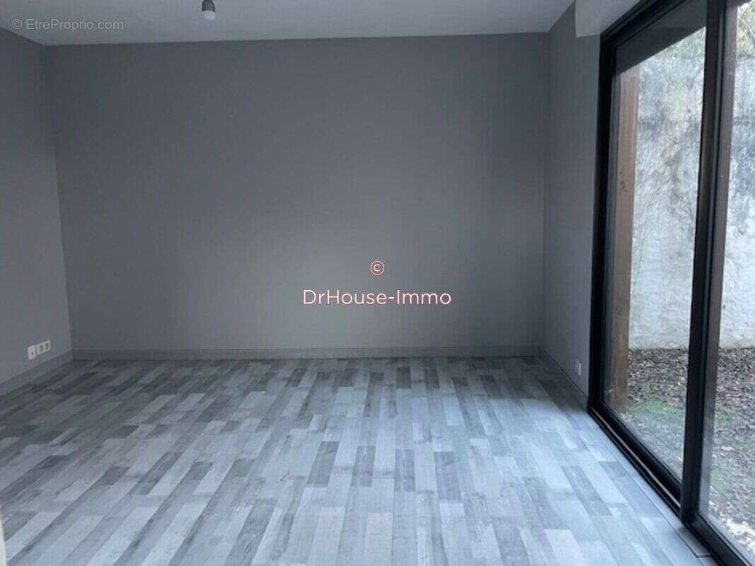 Maison à MAGNAC-SUR-TOUVRE