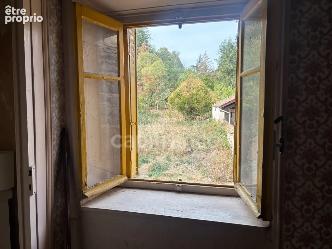 Maison avec terrain de 880 m2 - sail sous couzan - photo 5